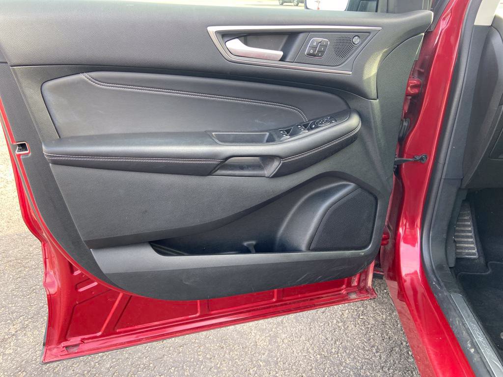 Used 2023 Ford Edge Titanium AWD/4WD image 13