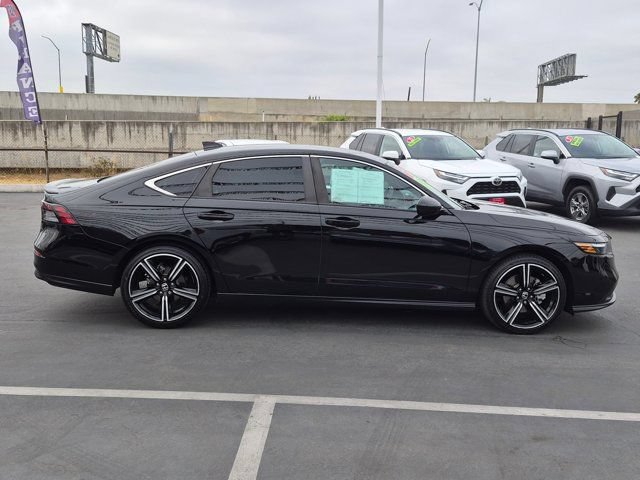 Used 2025 Honda Accord Sport image 4