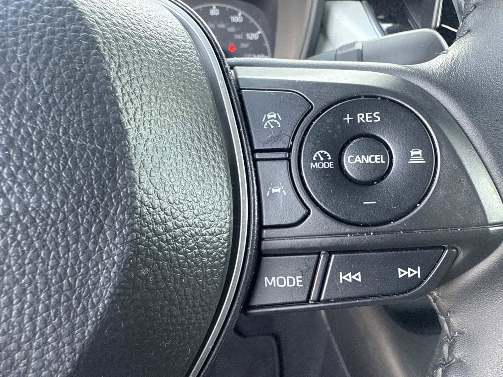 Used 2025 Toyota Corolla SE image 25