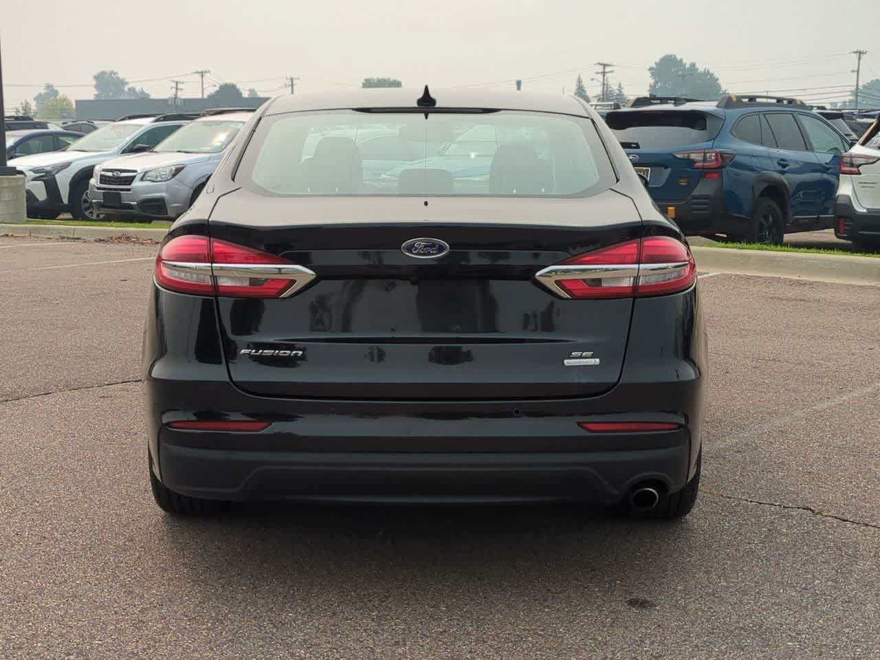 Used 2020 Ford Fusion SE FWD image 5