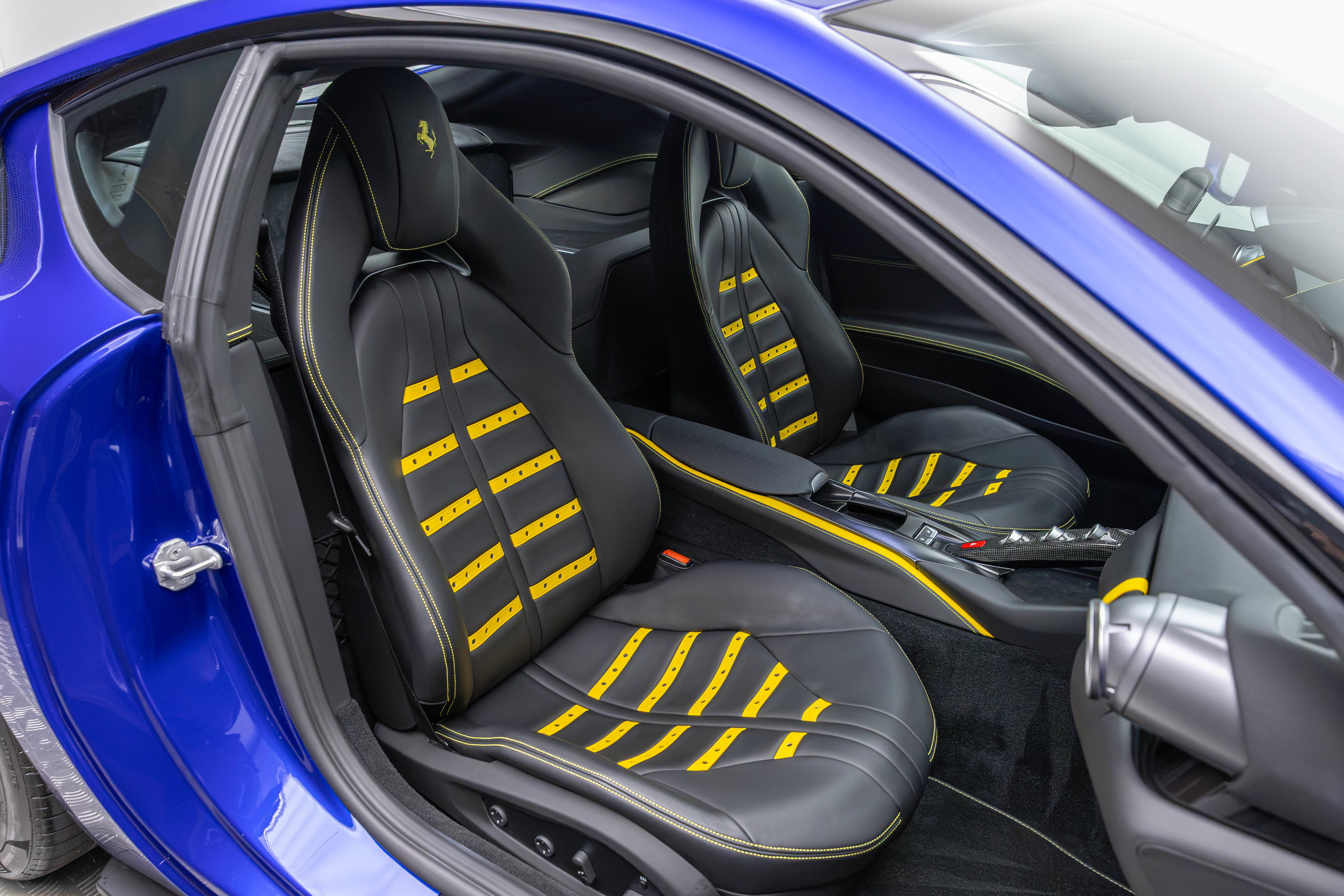 Used 2020 Ferrari 812 Superfast RWD image 61