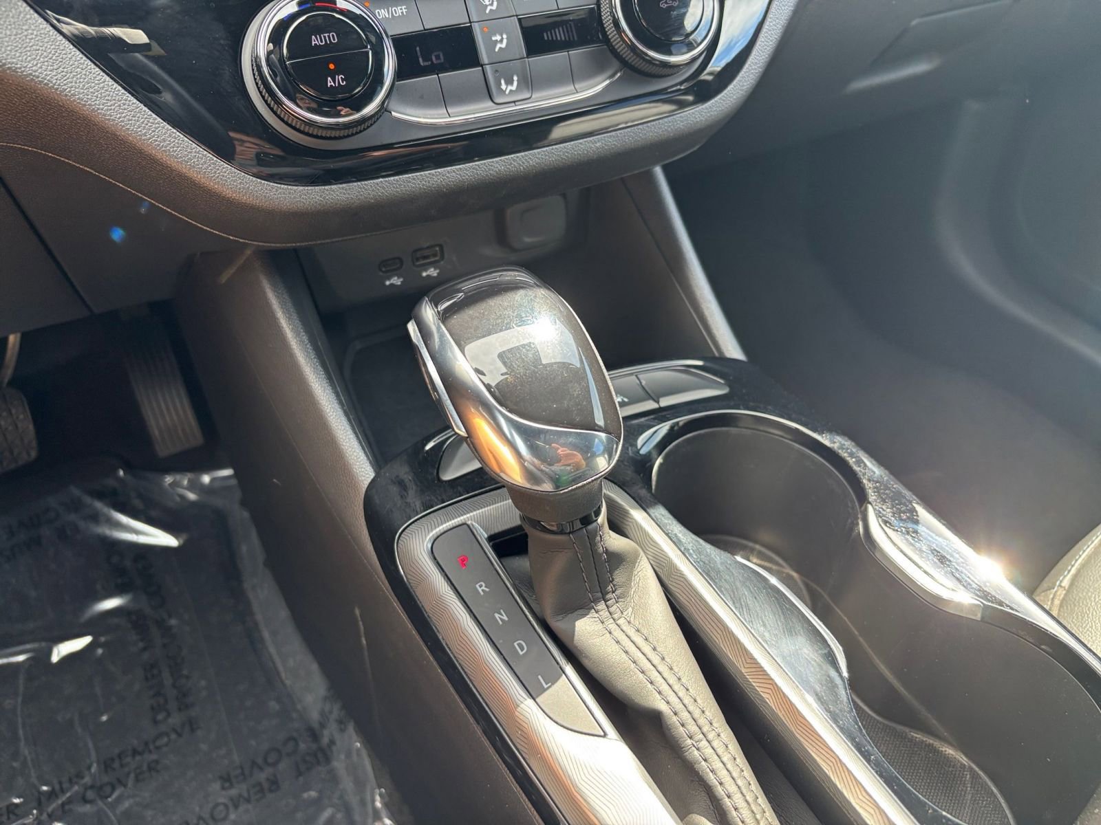 Used 2025 Buick Envista Sport Touring image 41