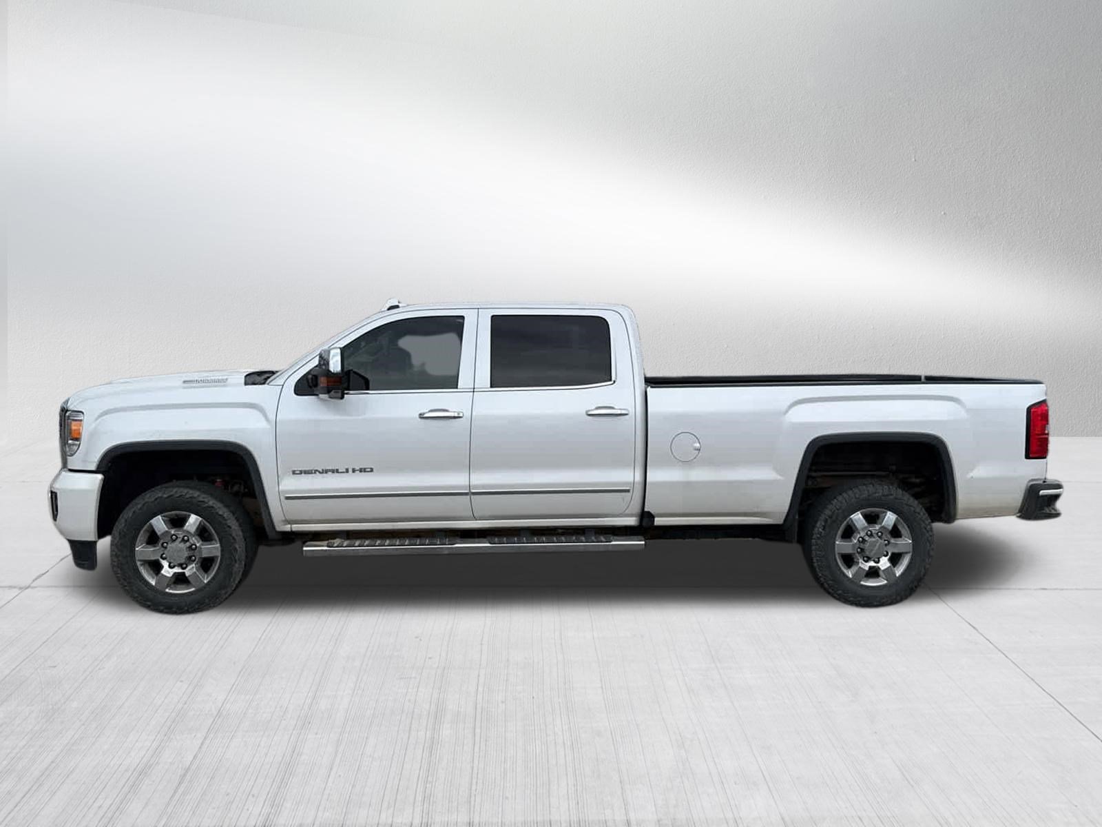 Used 2019 GMC Sierra 3500 Denali w/ Duramax Plus Package image 3