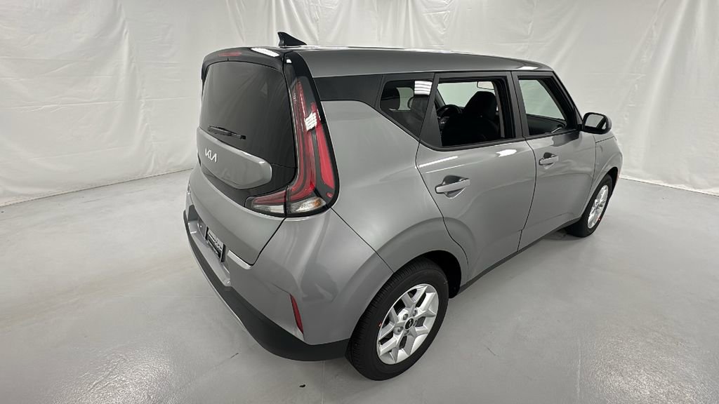 New 2025 Kia Soul LX image 3