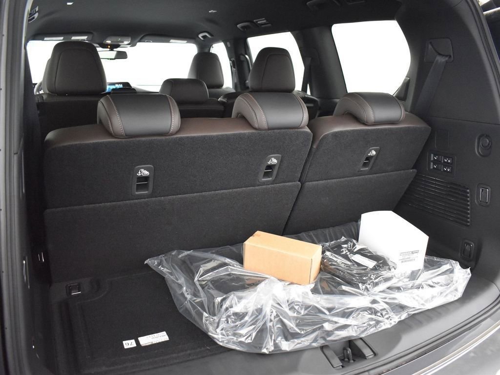 New 2025 Nissan Armada SL w/ Convenience Package image 35