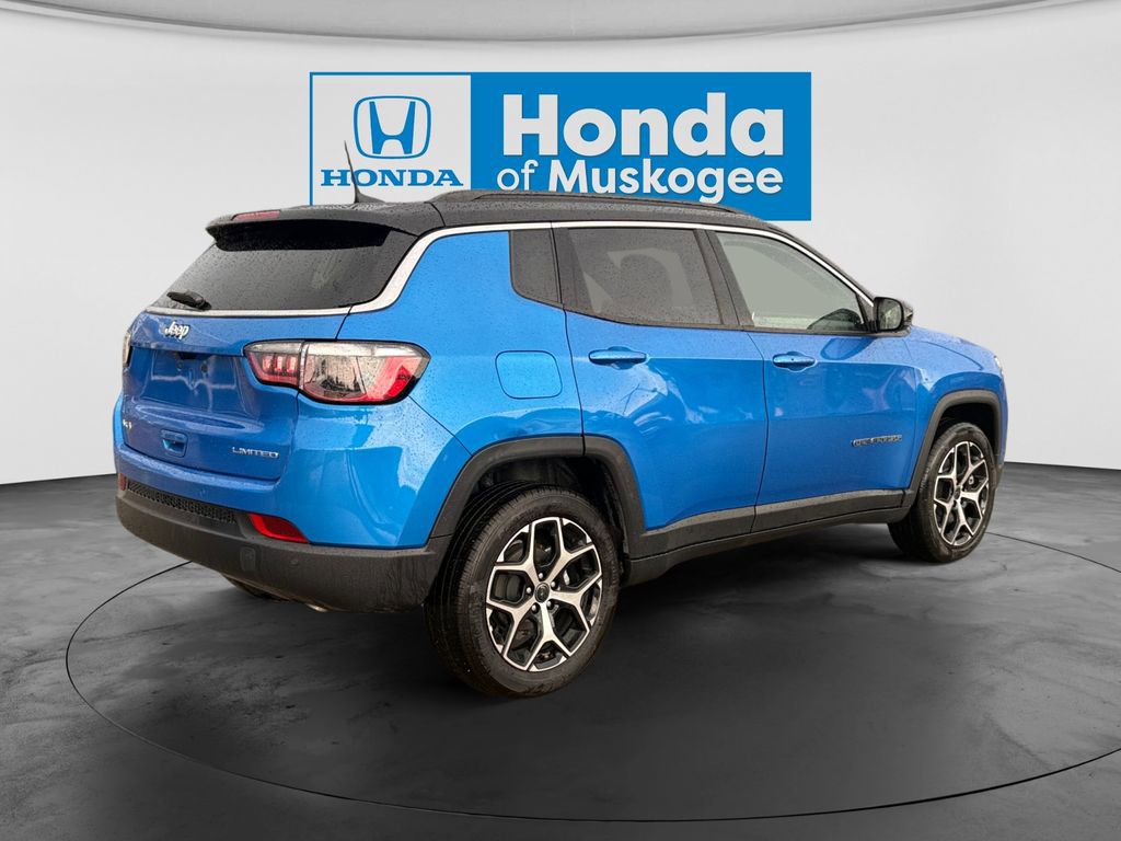 Used 2025 Jeep Compass Limited AWD/4WD image 2