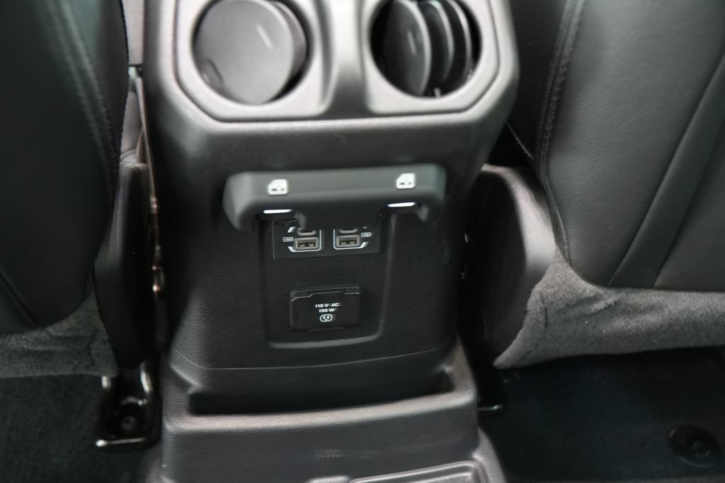Used 2022 Jeep Wrangler Unlimited Sahara AWD/4WD image 24
