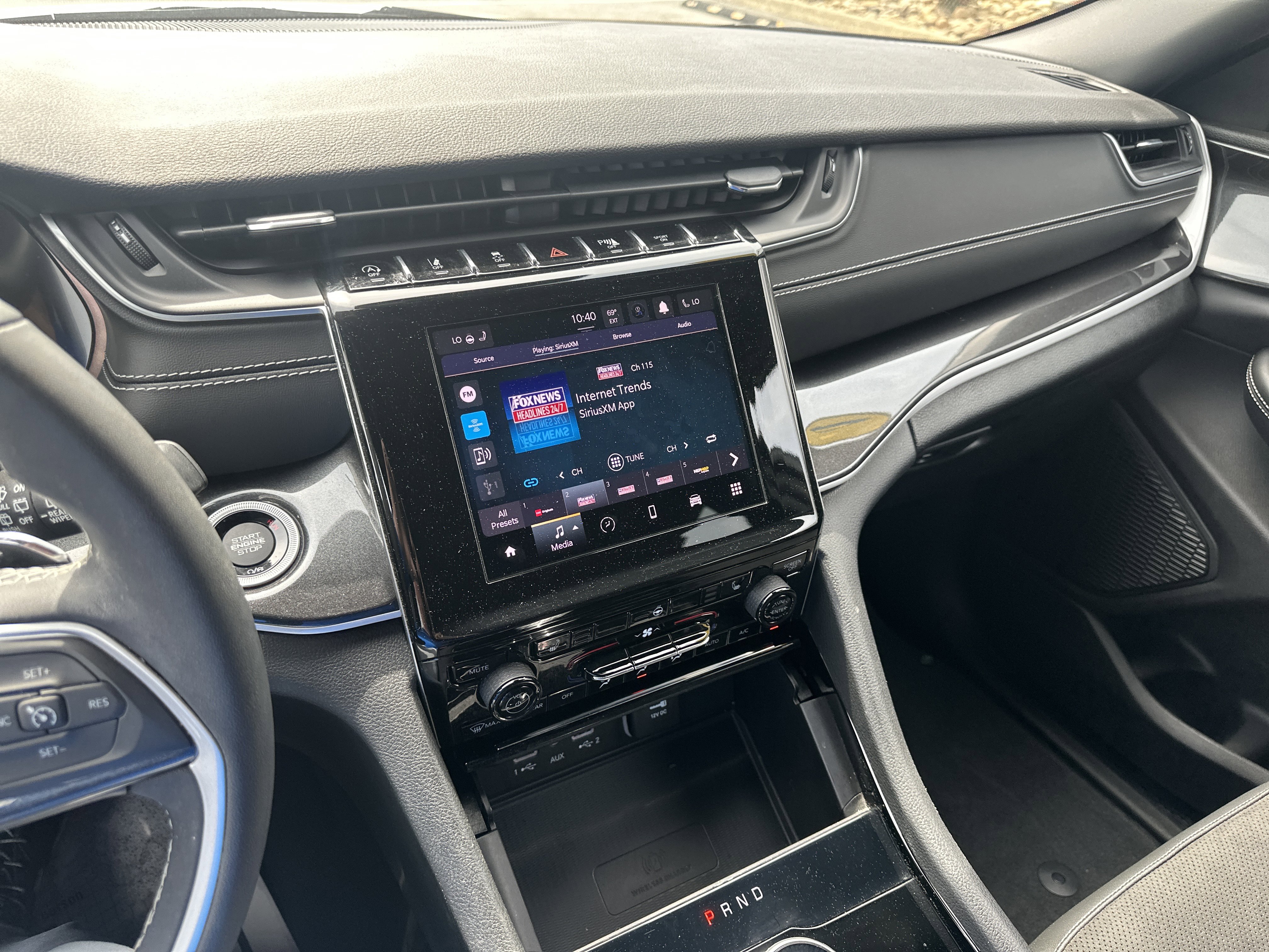 Used 2023 Jeep Grand Cherokee Altitude AWD/4WD image 38