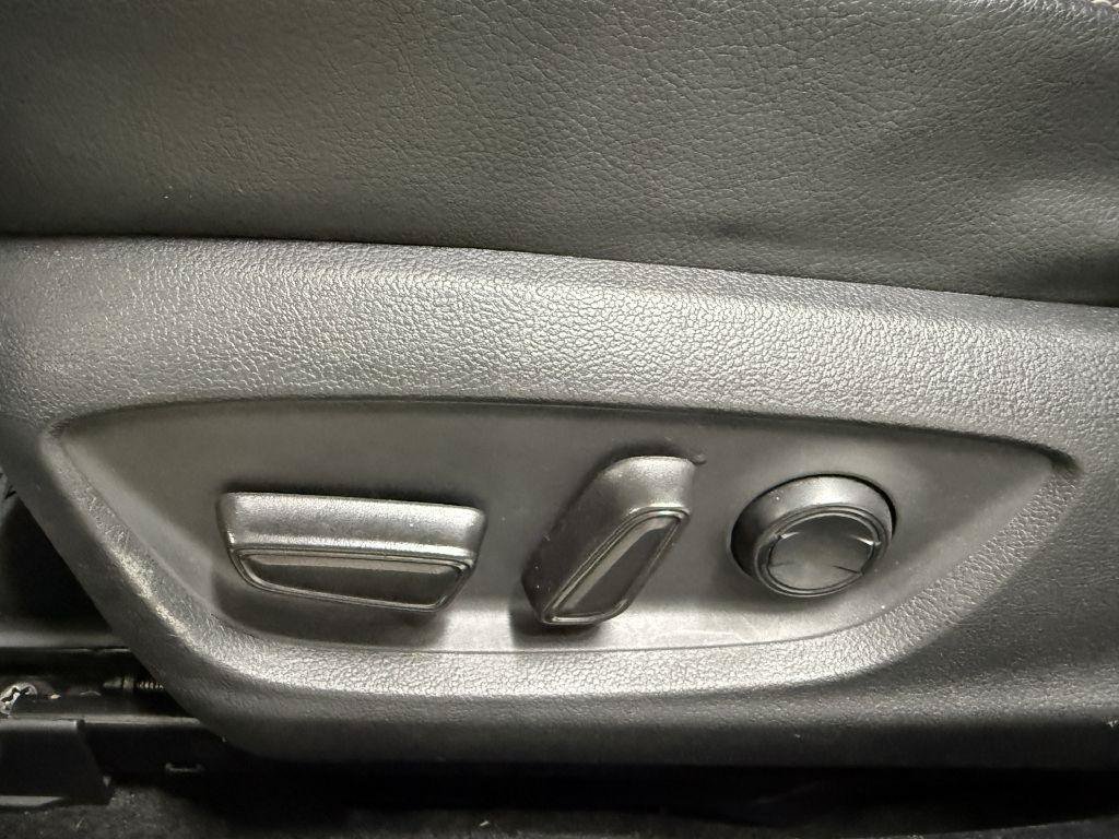 Used 2019 Toyota Camry XSE FWD image 12