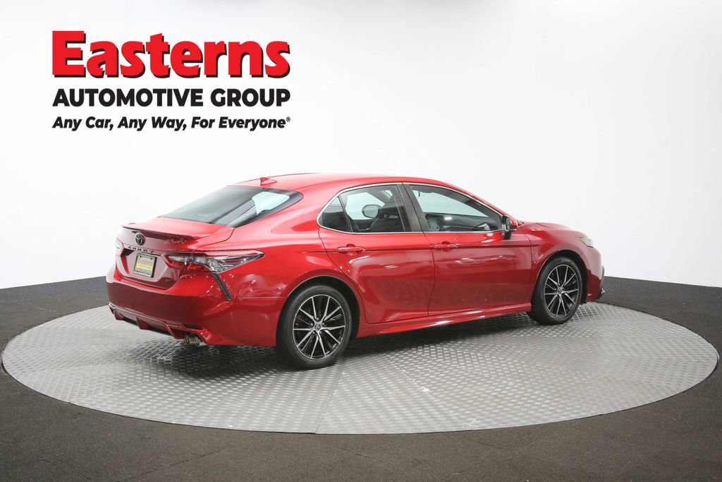 Used 2021 Toyota Camry SE w/ Cold Weather Package image 42