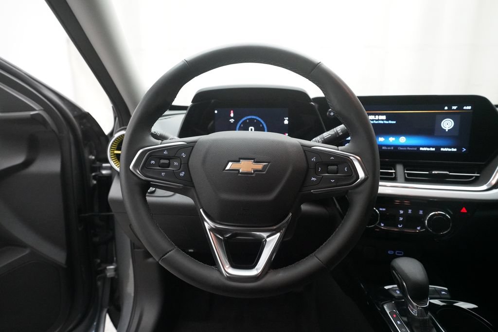 Used 2024 Chevrolet Trax LT w/ Driver Confidence Package FWD image 16