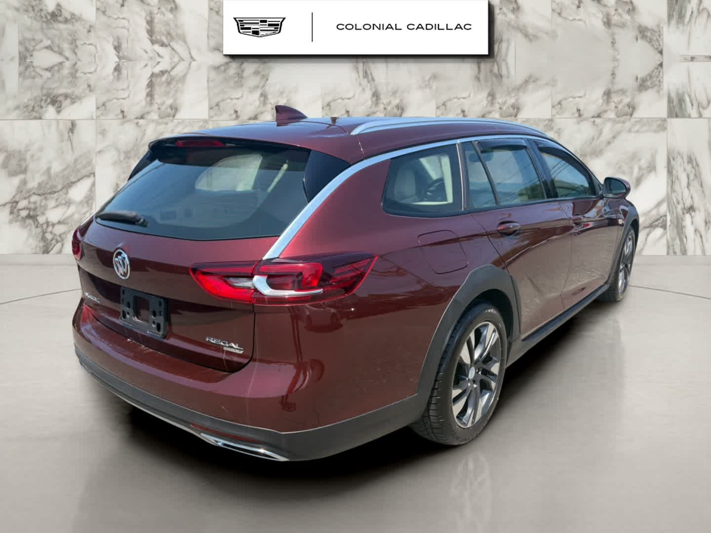 Used 2018 Buick Regal Essence w/ Sights and Sounds Package AWD/4WD image 5