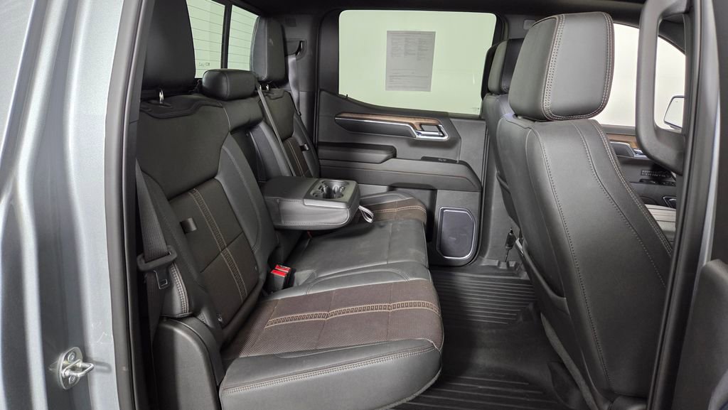Used 2023 Chevrolet Silverado 1500 High Country w/ High Country Premium Package image 32