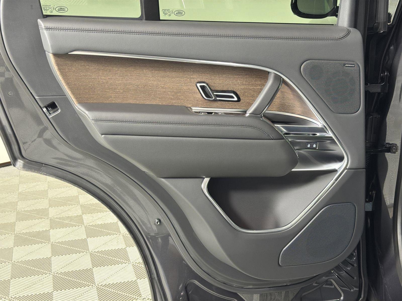 New 2026 Land Rover Range Rover SE image 26