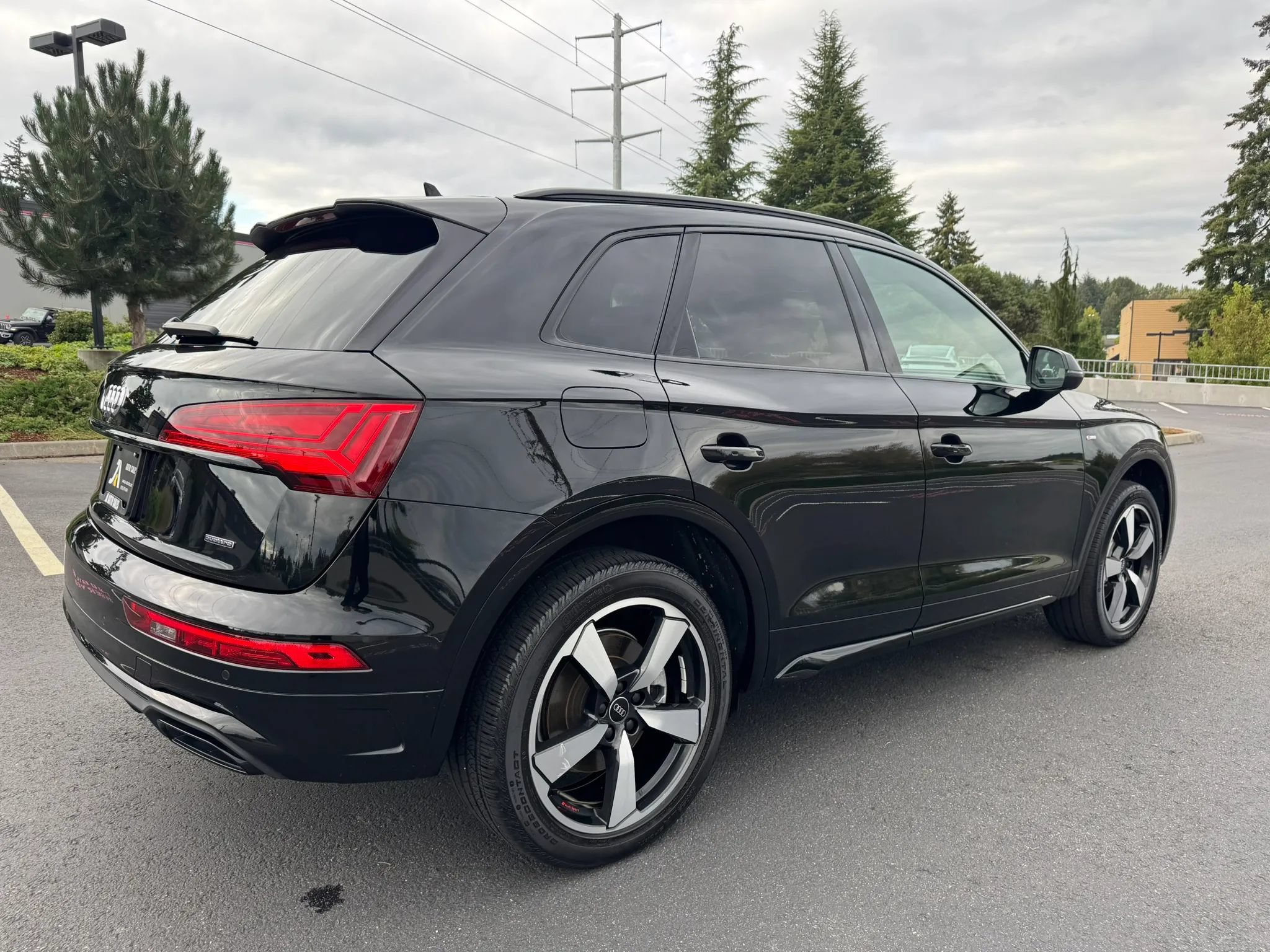 Used 2023 Audi Q5 2.0T Premium Plus w/ Premium Plus Package AWD/4WD image 11
