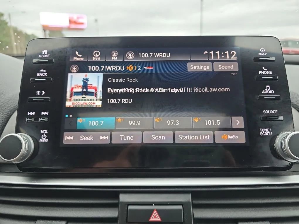 Used 2018 Honda Accord Touring image 31