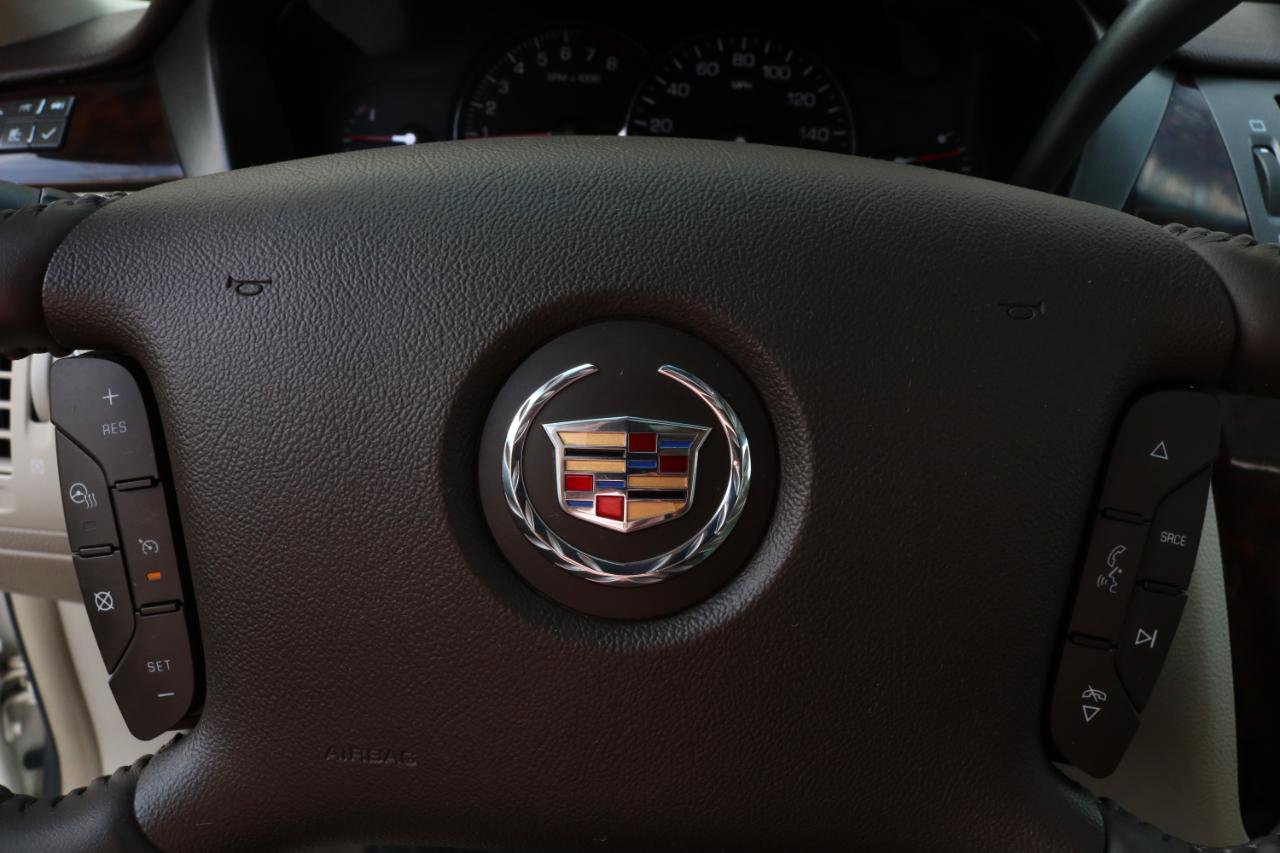 Used 2009 Cadillac DTS w/ Sun And Sound Package image 34