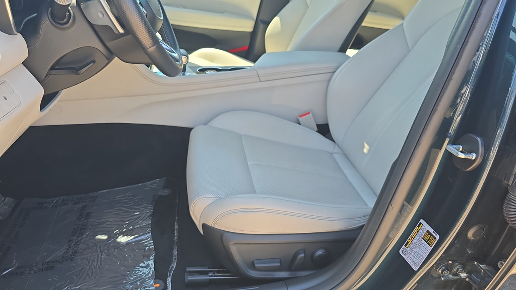 Used 2025 Genesis G70 2.5T AWD/4WD image 13
