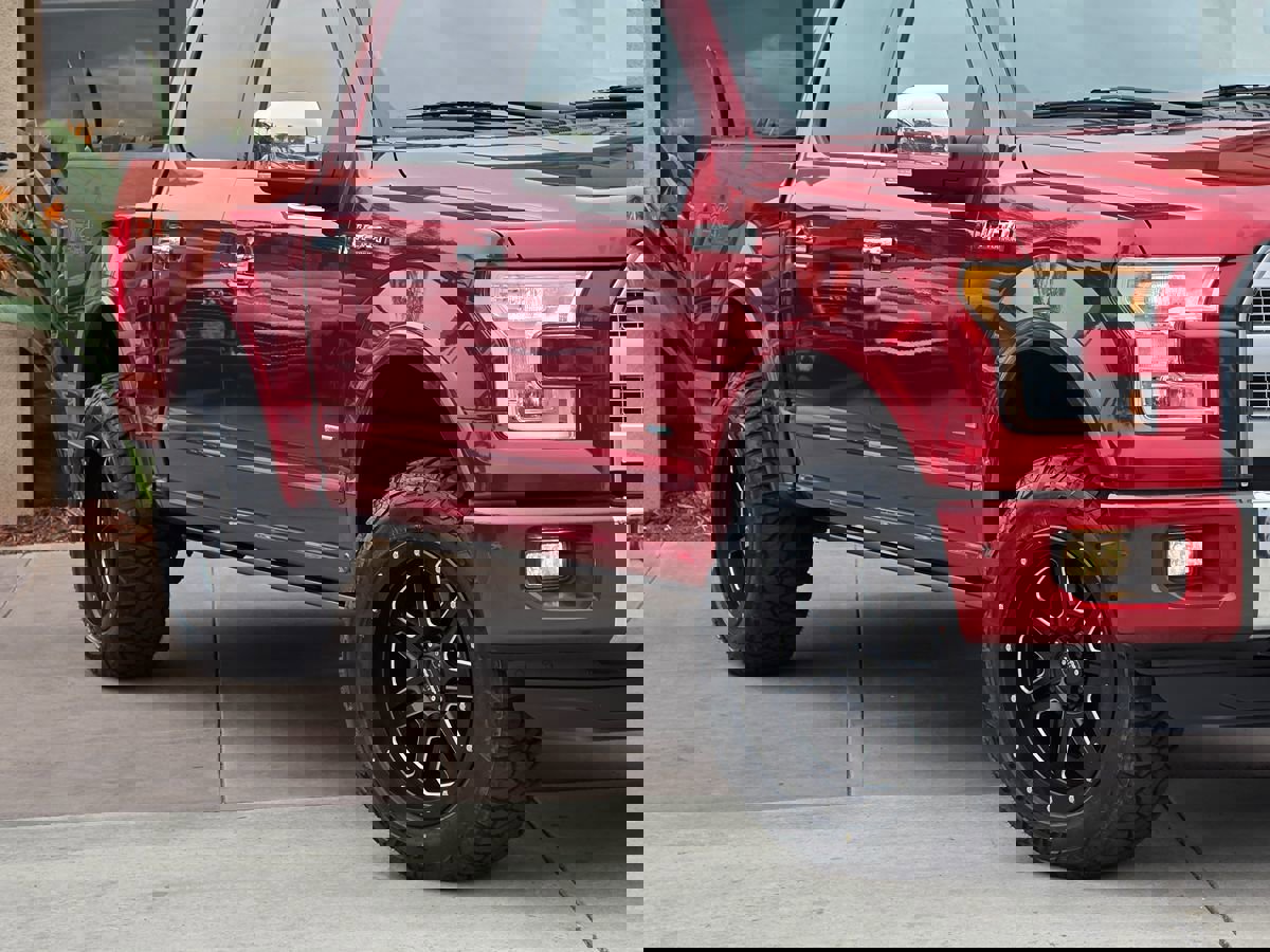 Used 2015 Ford F150 Platinum w/ Equipment Group 701A Luxury image 4