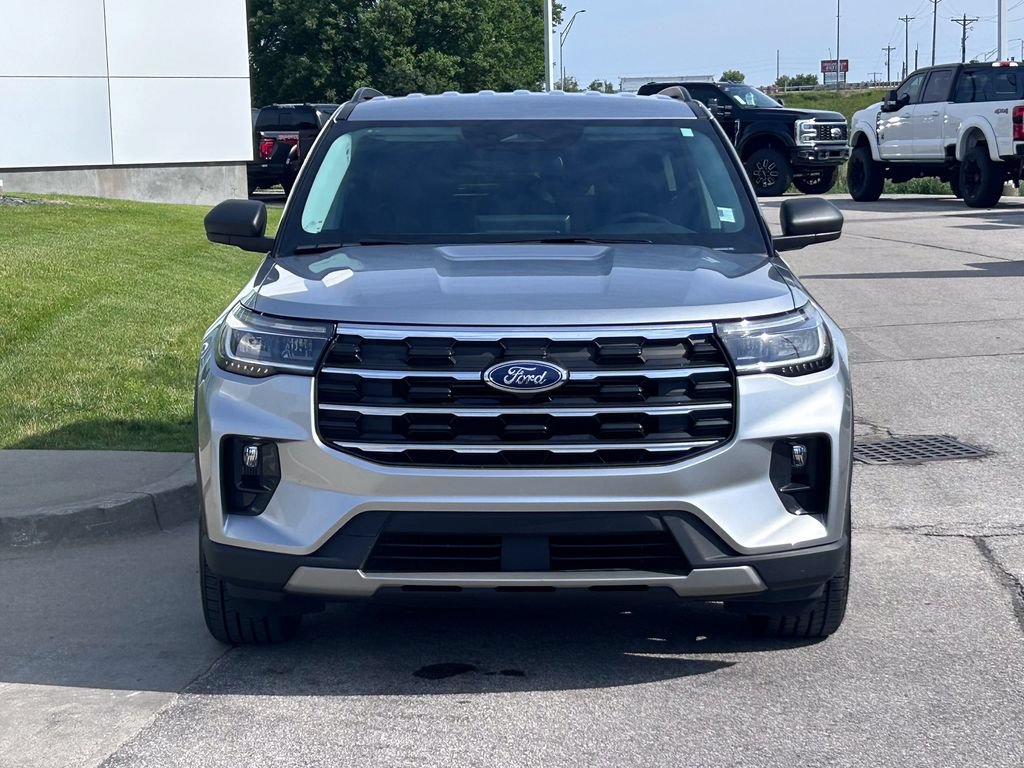 Certified 2025 Ford Explorer Active w/ Active Comfort Package AWD/4WD image 8