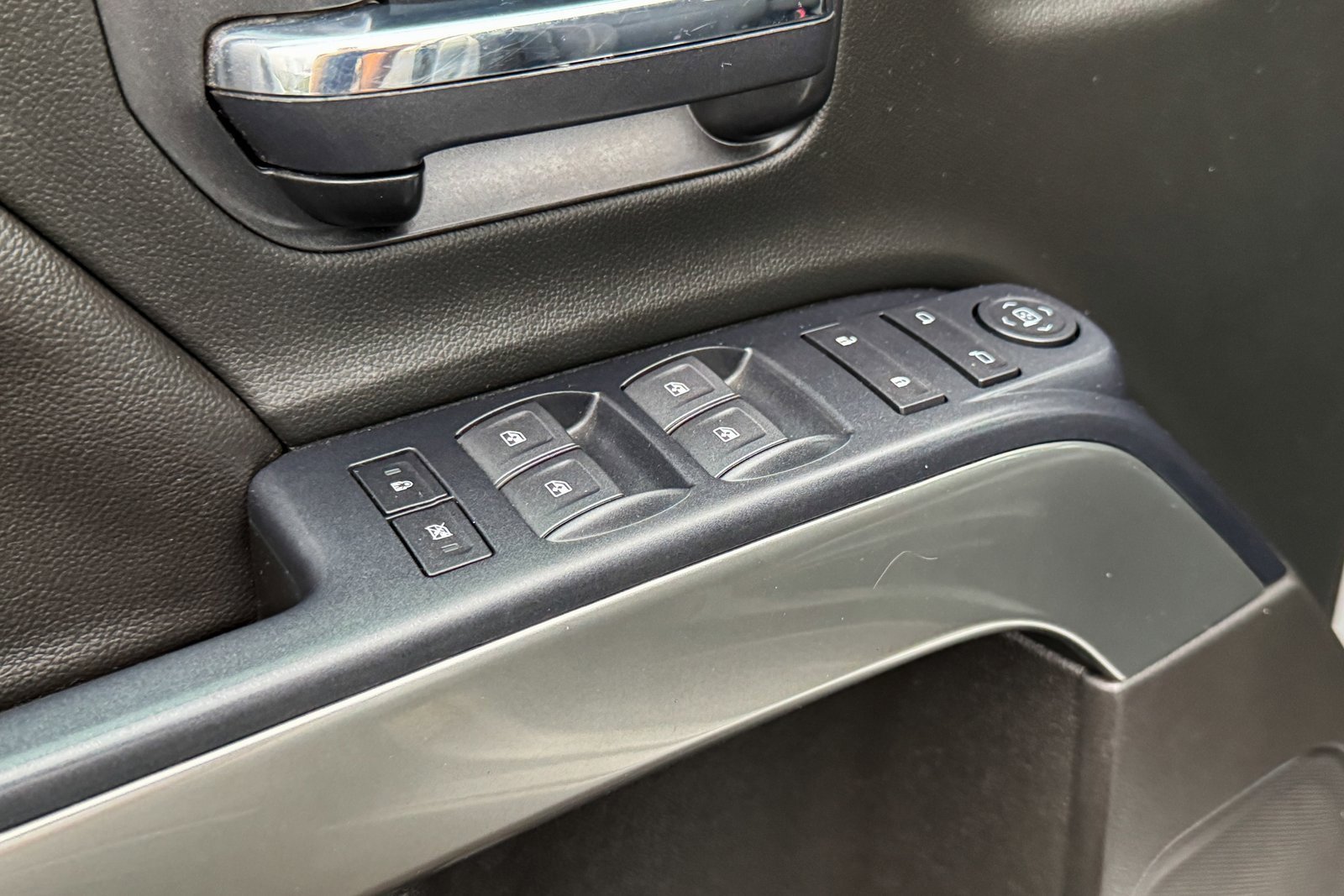 Used 2019 Chevrolet Silverado 1500 LT image 14