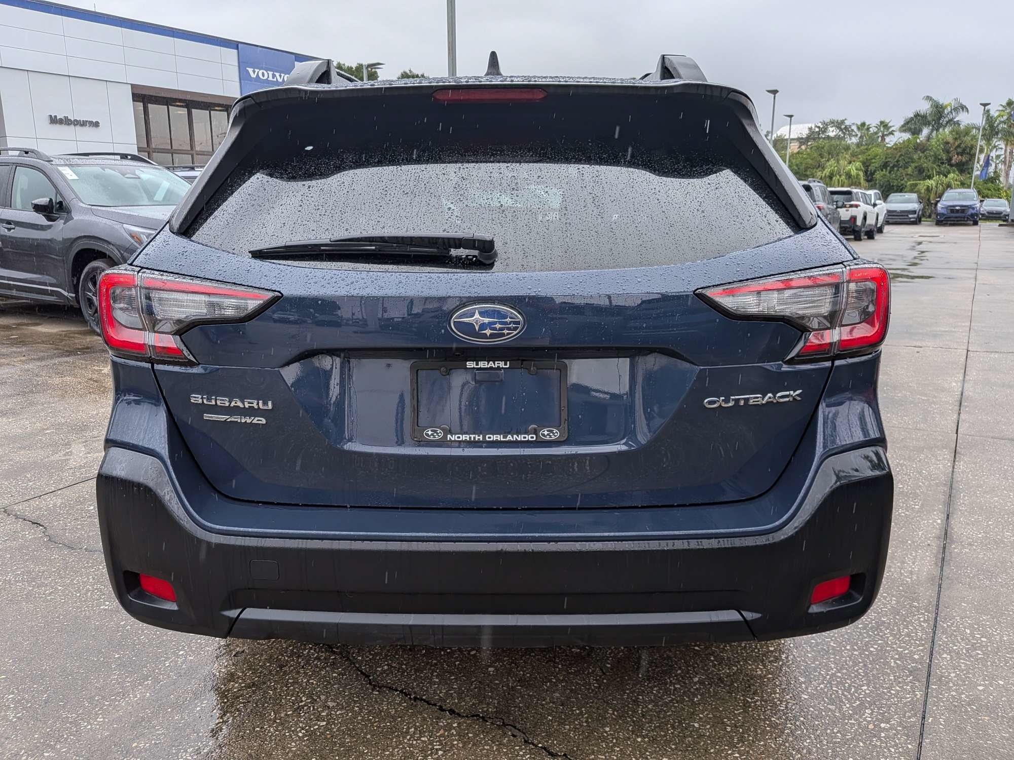 Used 2023 Subaru Outback Premium AWD/4WD image 5