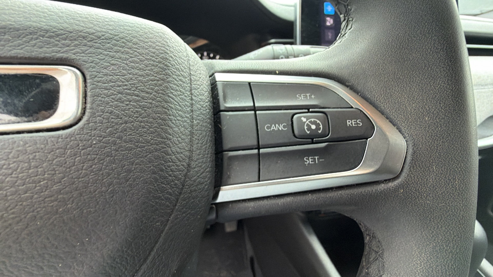 Used 2024 Jeep Compass Latitude AWD/4WD image 28
