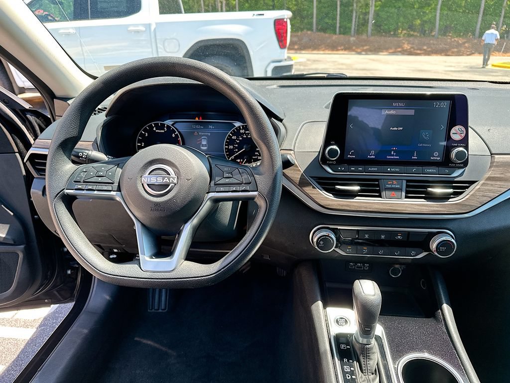 Used 2024 Nissan Altima 2.5 SV FWD image 19