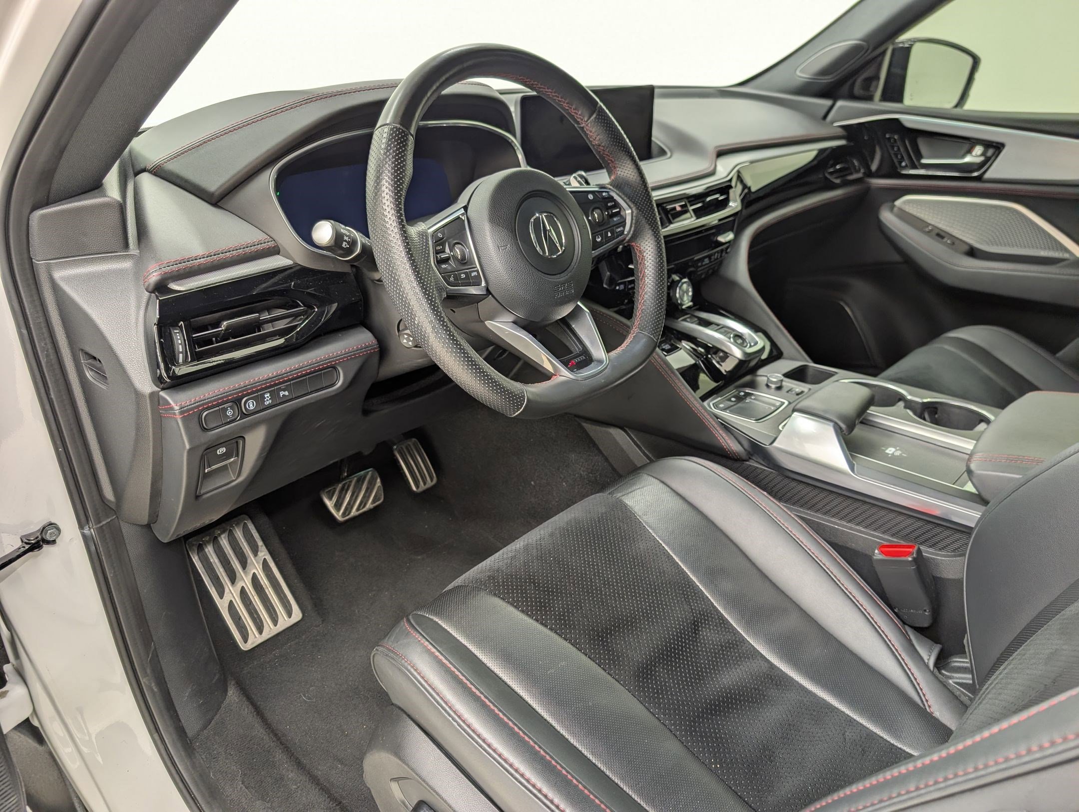 Used 2023 Acura MDX A-Spec image 4