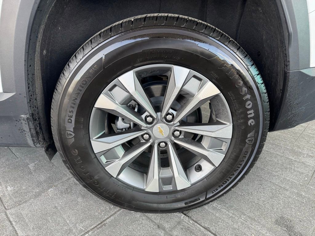 Used 2025 Chevrolet Equinox LT image 4