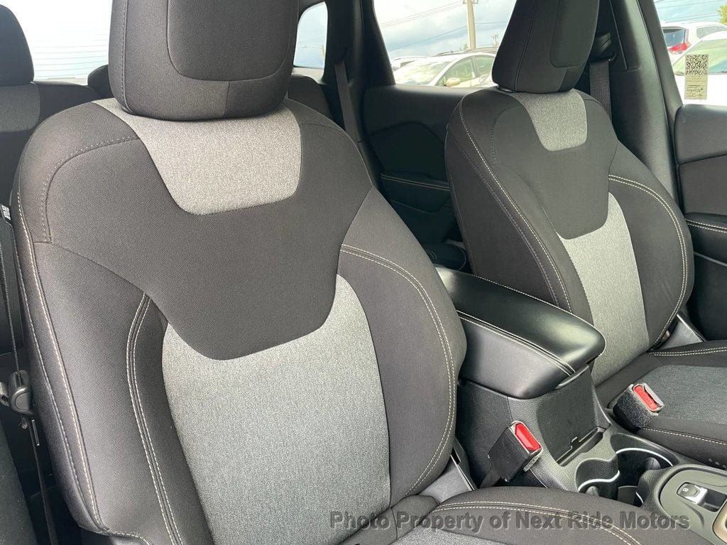 Used 2014 Jeep Cherokee Latitude FWD image 10