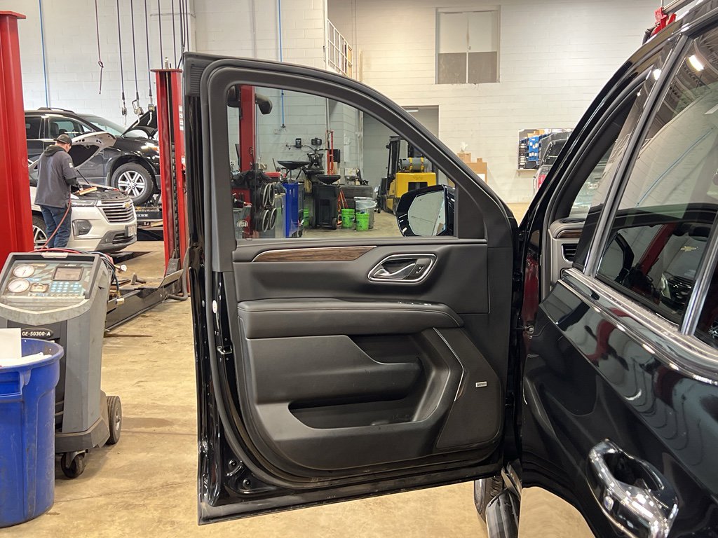Used 2024 Chevrolet Tahoe Premier w/ Premium Package image 10