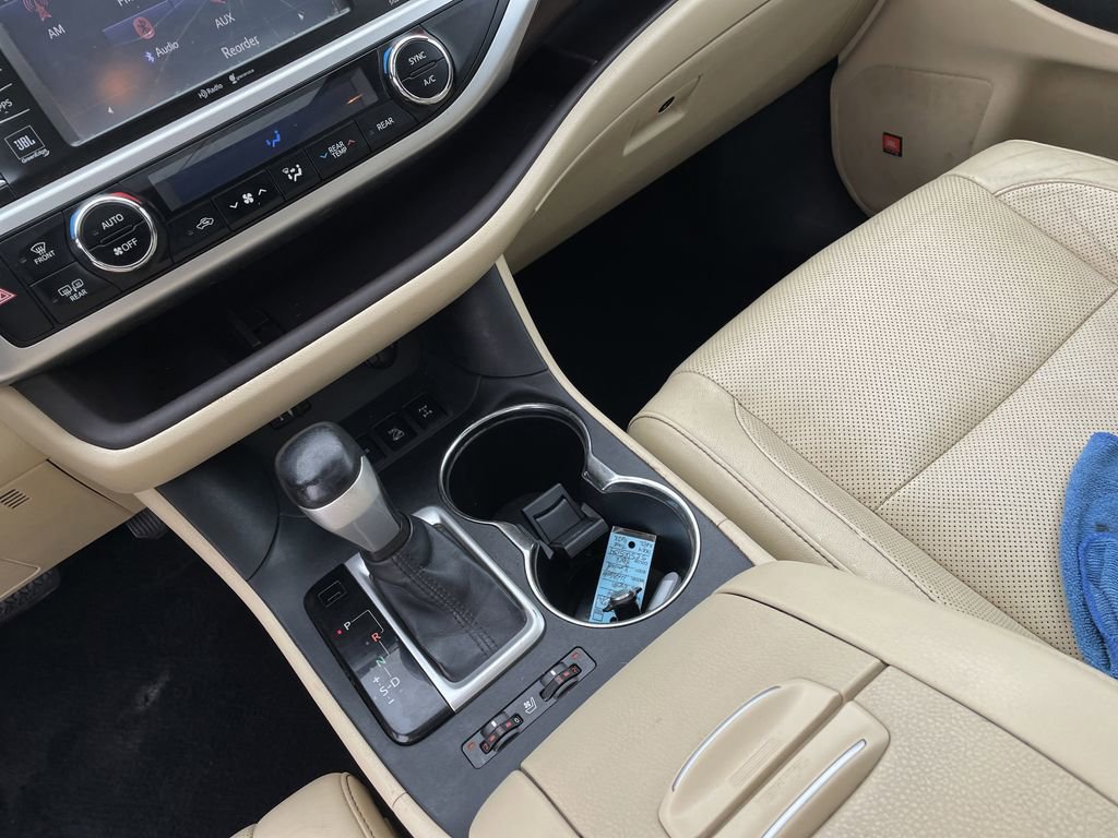 Used 2014 Toyota Highlander Limited image 20