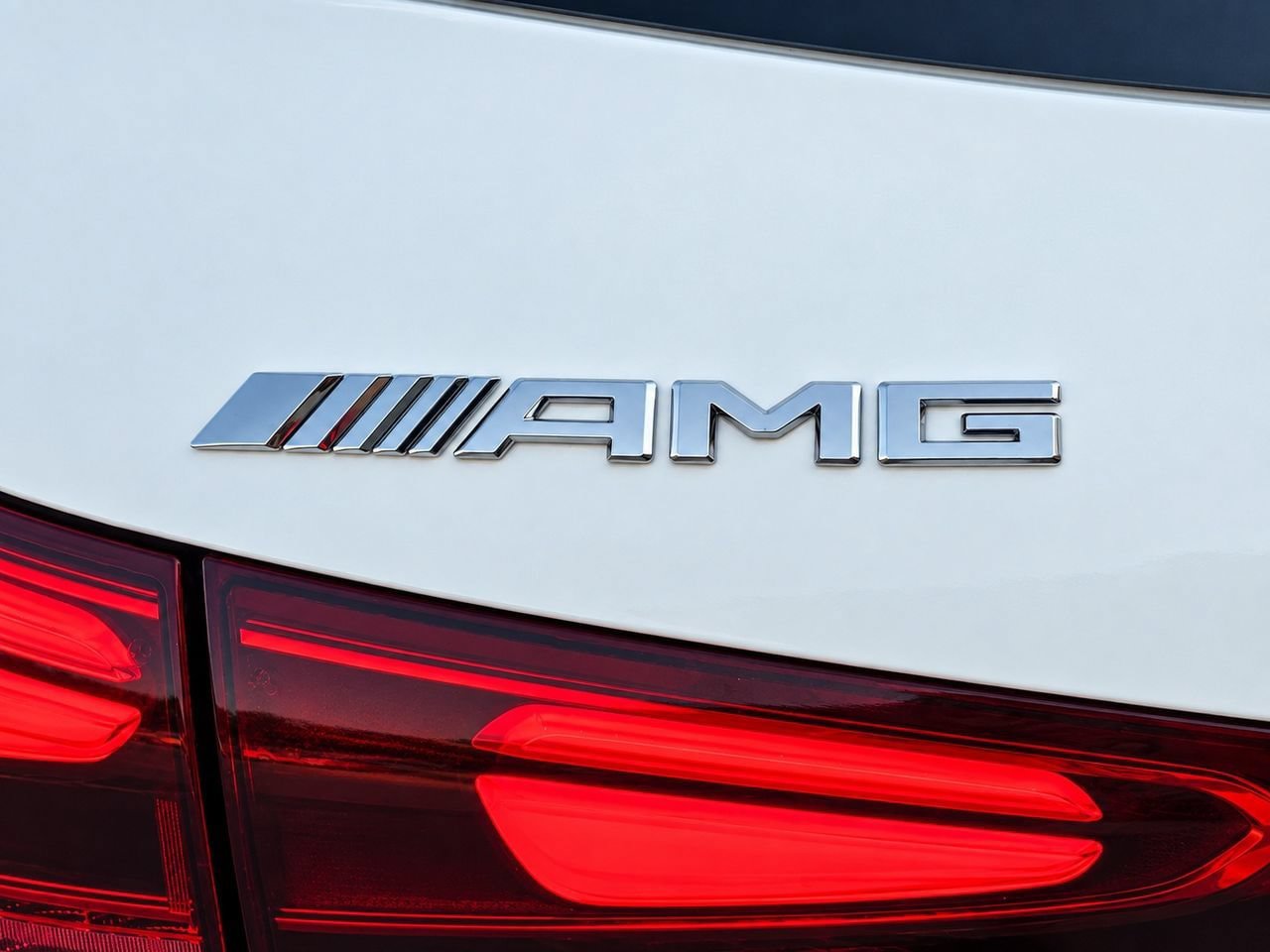 New 2026 Mercedes-Benz GLA 35 AMG 4MATIC image 8