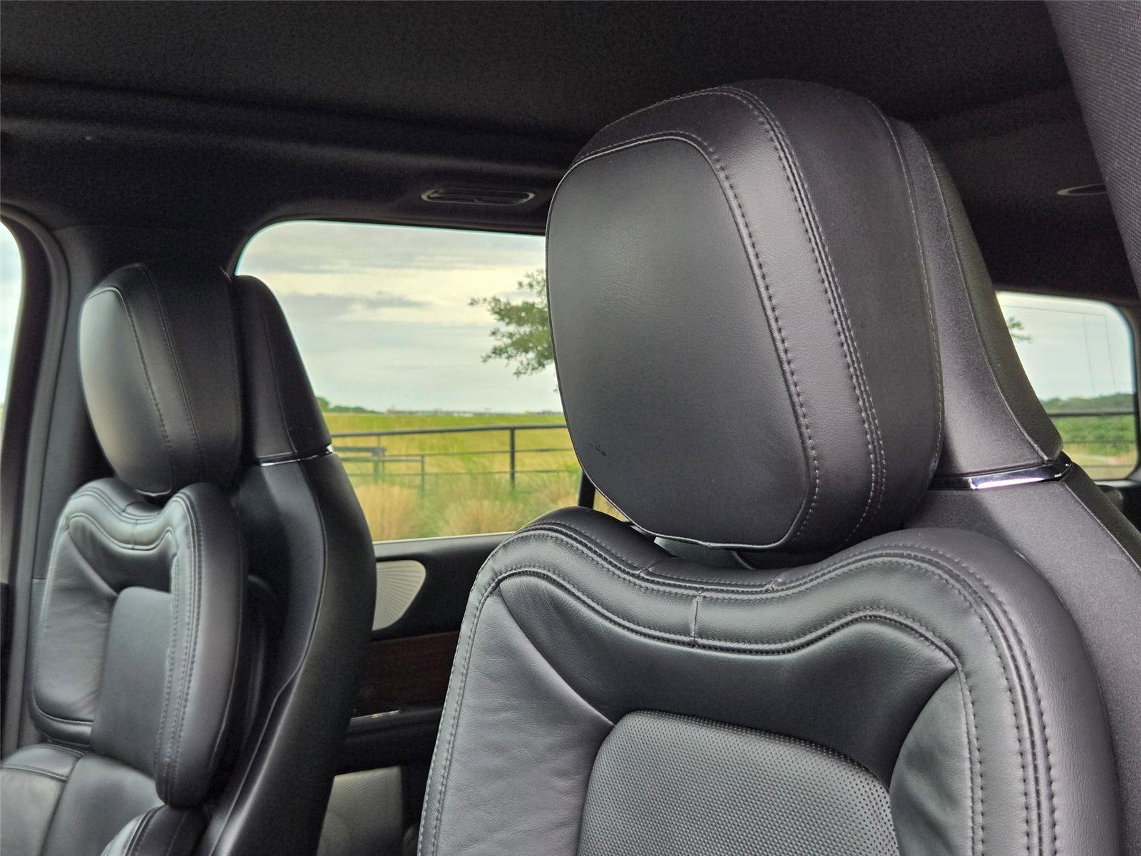 Used 2021 Lincoln Navigator Reserve w/ Luxury Package image 12