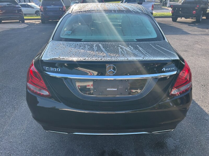 Used 2015 Mercedes-Benz C 300 4MATIC Sedan image 4