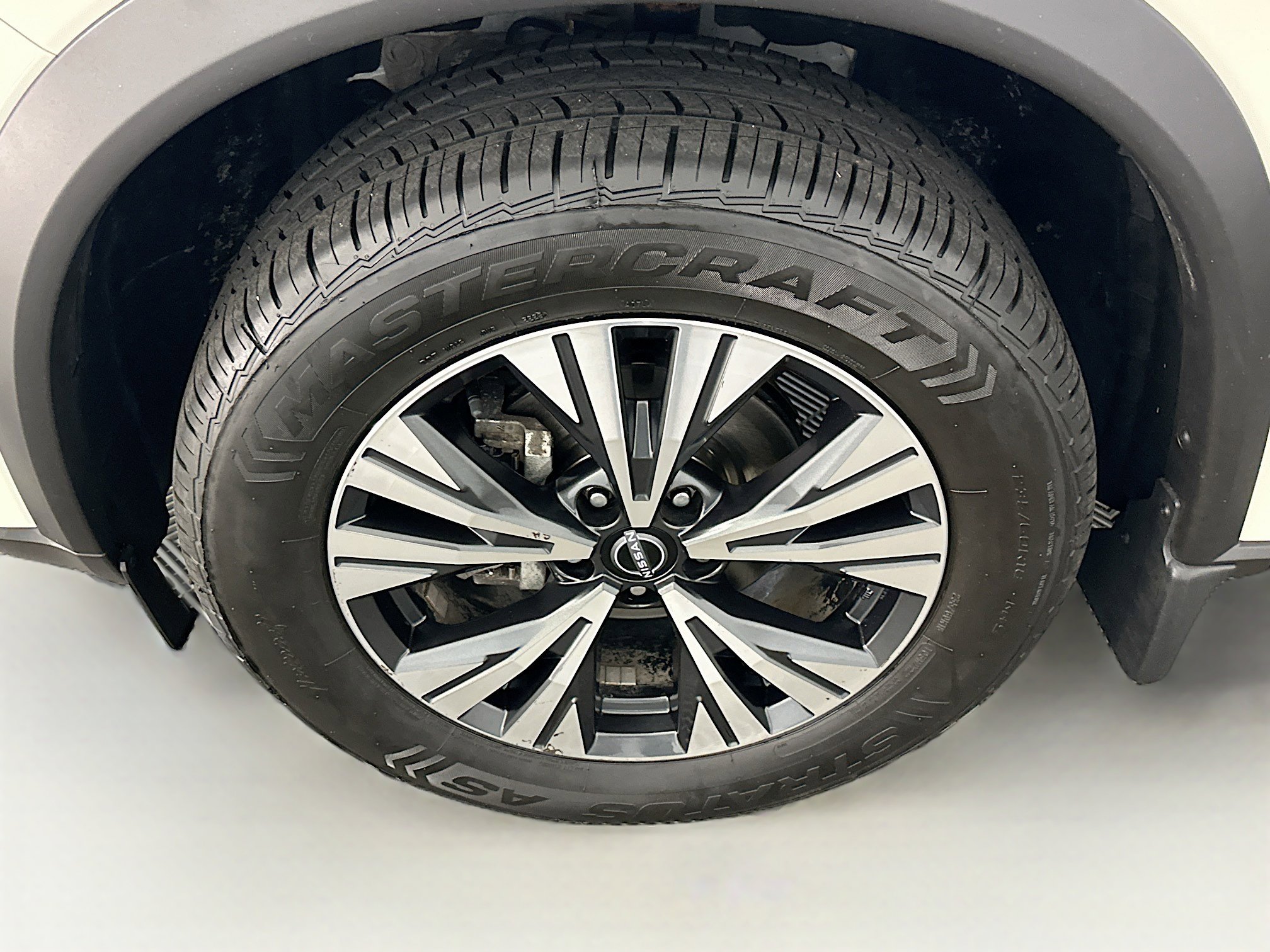 Used 2023 Nissan Rogue SV image 11