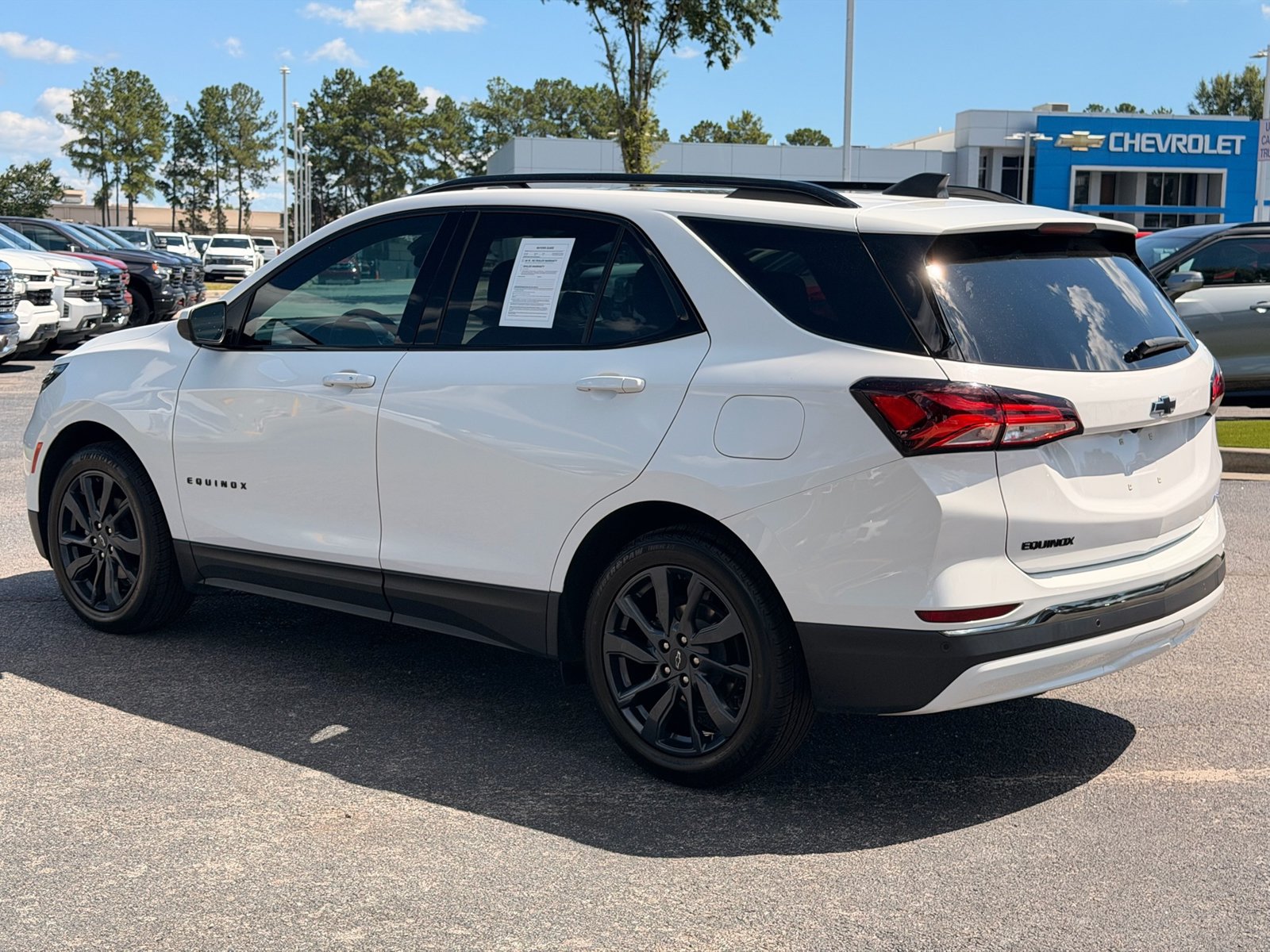 Used 2023 Chevrolet Equinox RS FWD image 10
