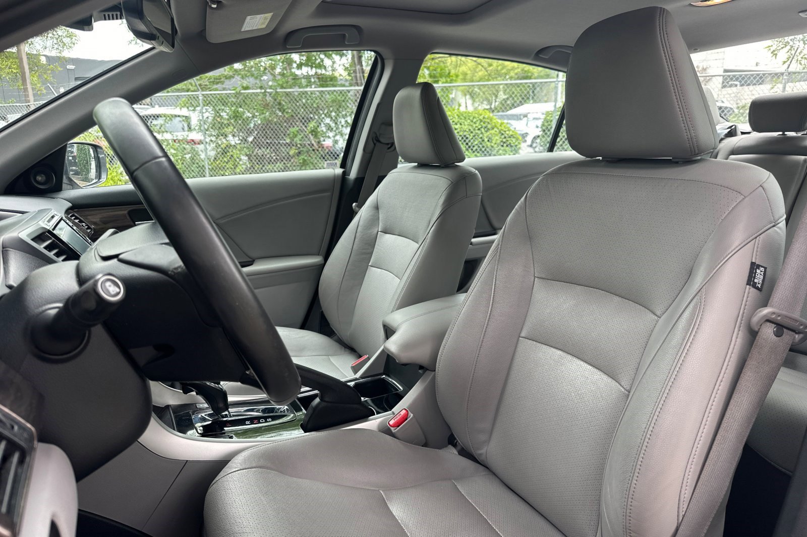 Used 2017 Honda Accord Touring image 5
