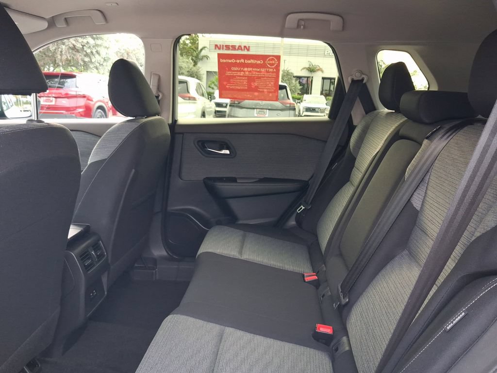Certified 2023 Nissan Rogue SV FWD image 8