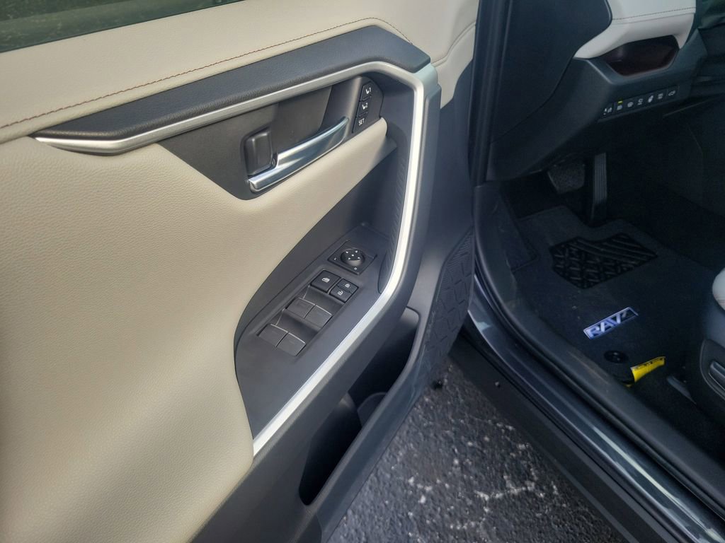 New 2025 Toyota RAV4 Limited image 16