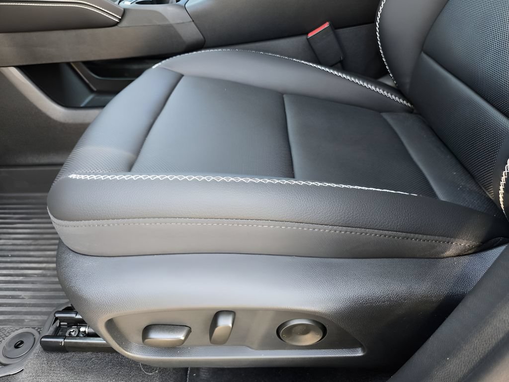 Used 2026 GMC Terrain Denali w/ LPO, Floor Liner Package AWD/4WD image 23