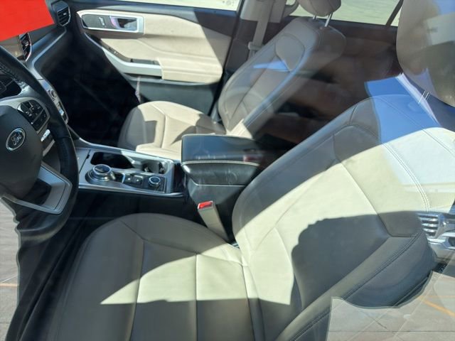 Used 2020 Ford Explorer XLT w/ Equipment Group 202A image 9