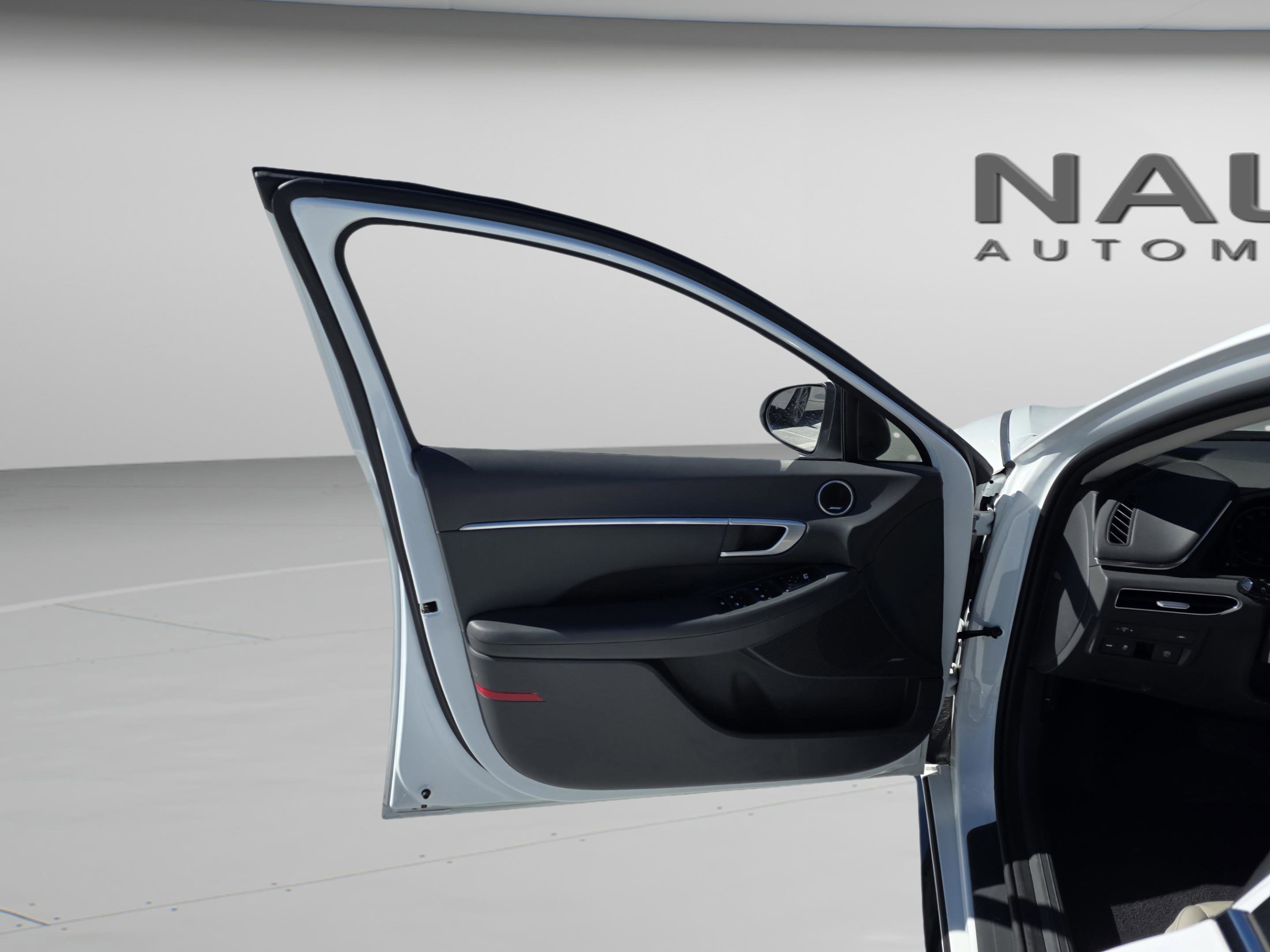 Used 2020 Hyundai Sonata SEL w/ Premium Package image 11