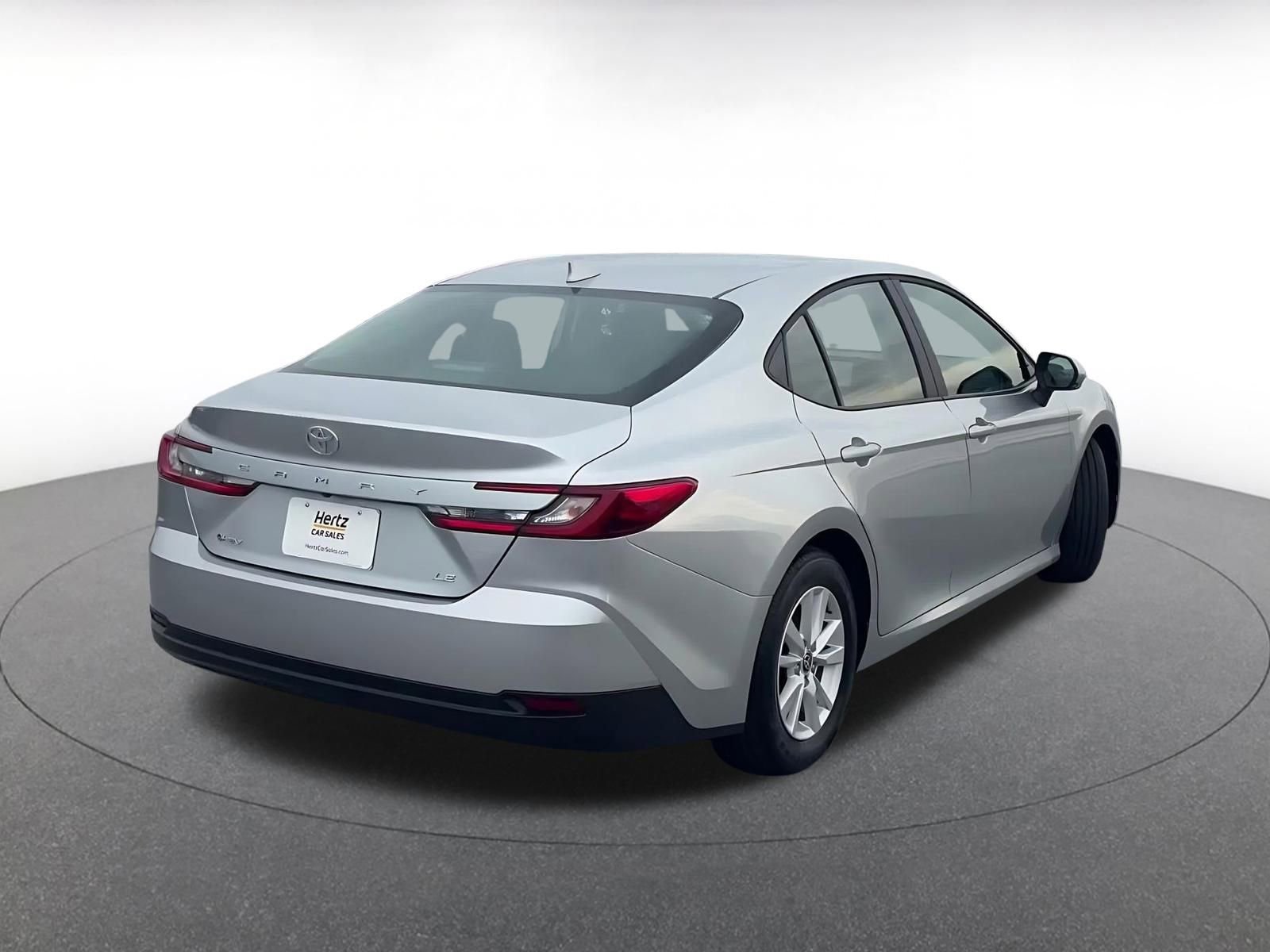 Used 2025 Toyota Camry LE image 14