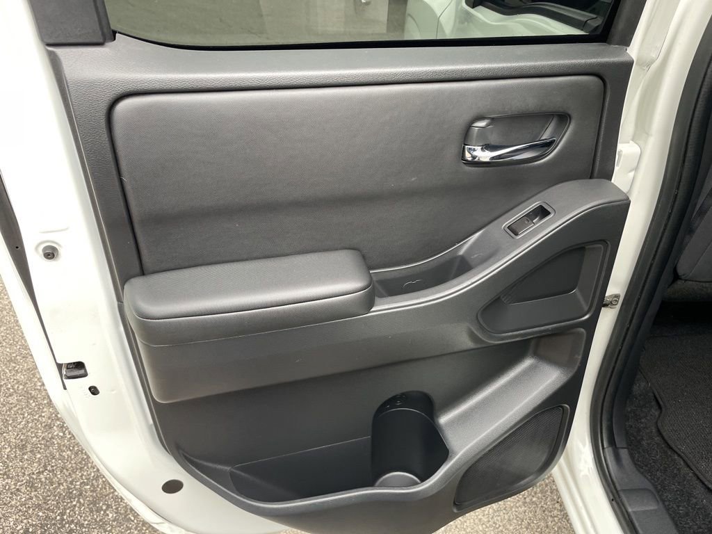 Used 2023 Nissan Frontier SV image 40