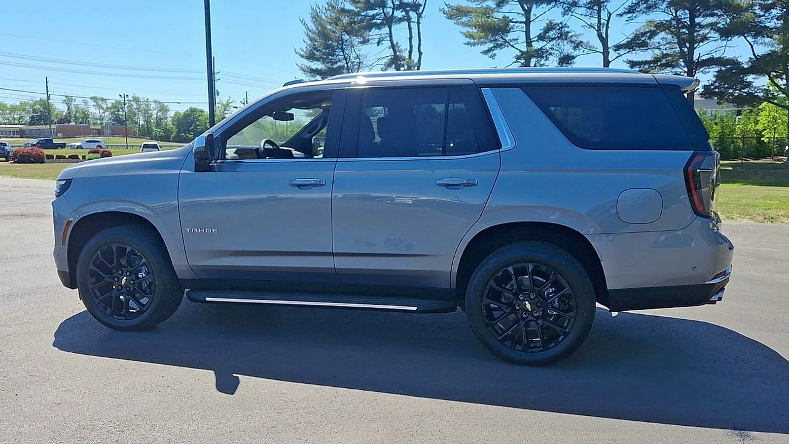 New 2026 Chevrolet Tahoe Premier w/ Sun And Tow Package AWD/4WD image 8