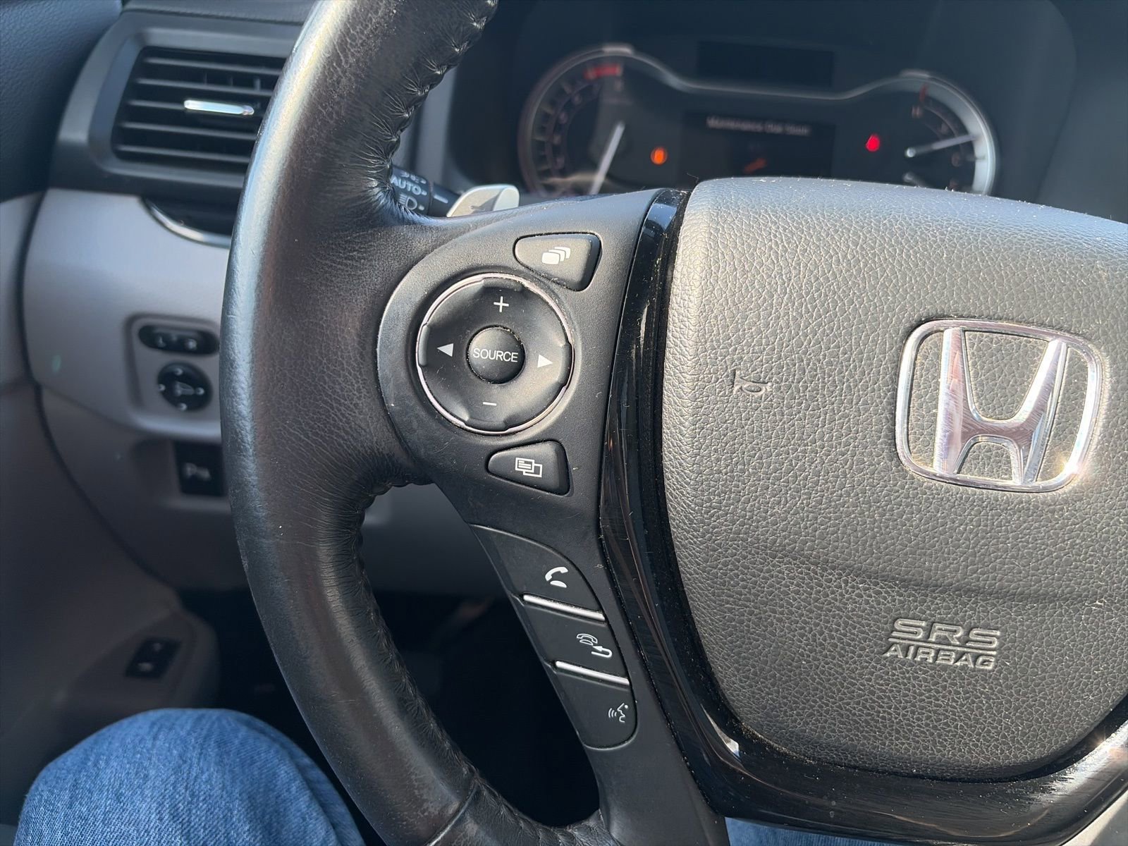 Used 2018 Honda Pilot Touring image 16