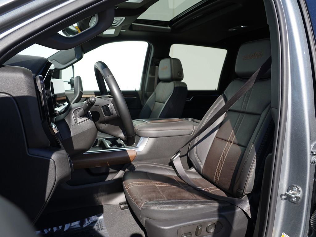 Used 2024 Chevrolet Silverado 2500 High Country w/ Z71 Off-Road Package image 12