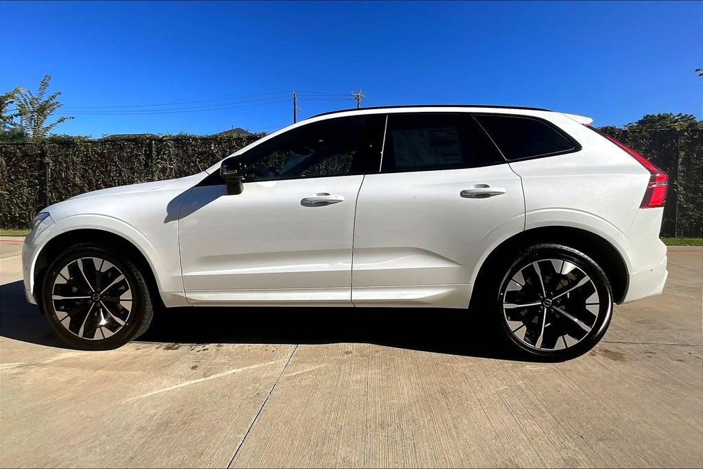 New 2026 Volvo XC60 B5 Plus w/ Protection Package Premier AWD/4WD image 21